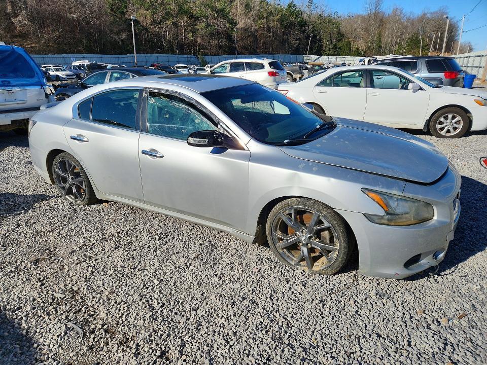 2014 Niss Maxima s