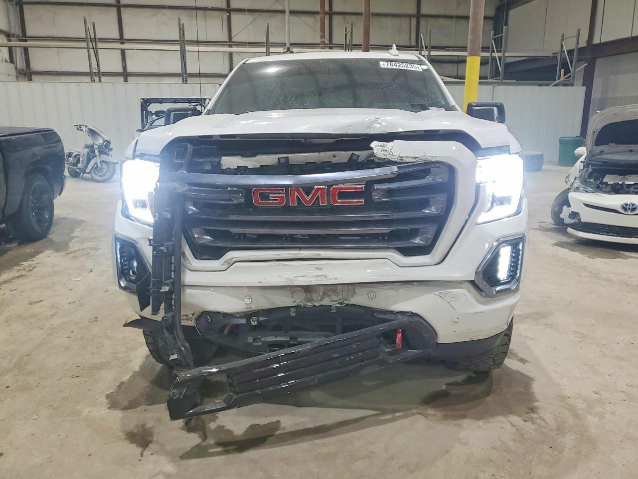 2020 GMC Sierra K1500 AT4