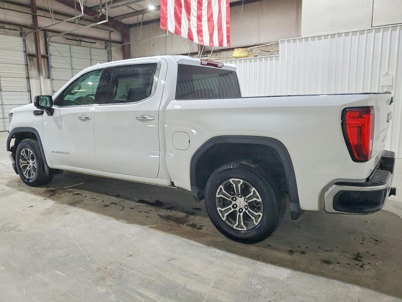 2025 GMC Sierra C1500 SLT