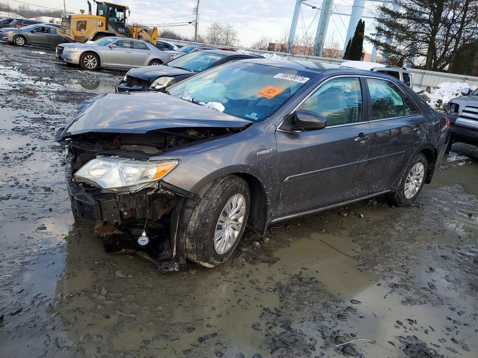 2014 Toyota Camry Hybrid le
