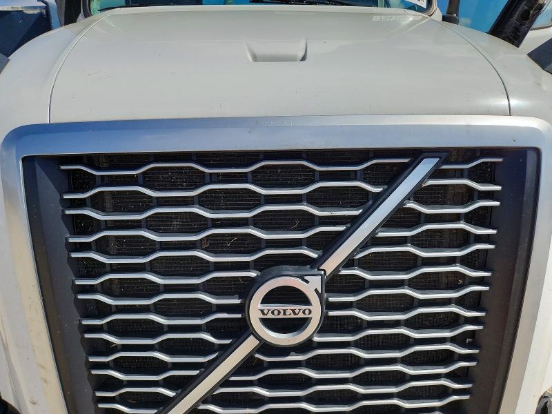 2025 Volvo VN VNL-Semi Truck