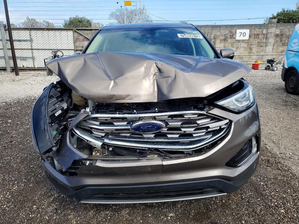 2019 Ford Edge sel