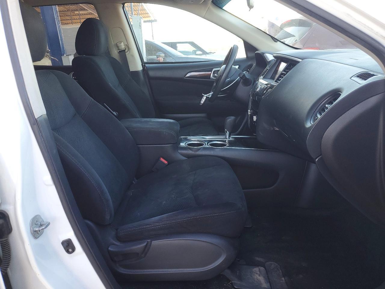 2015 Nissan Pathfinder s