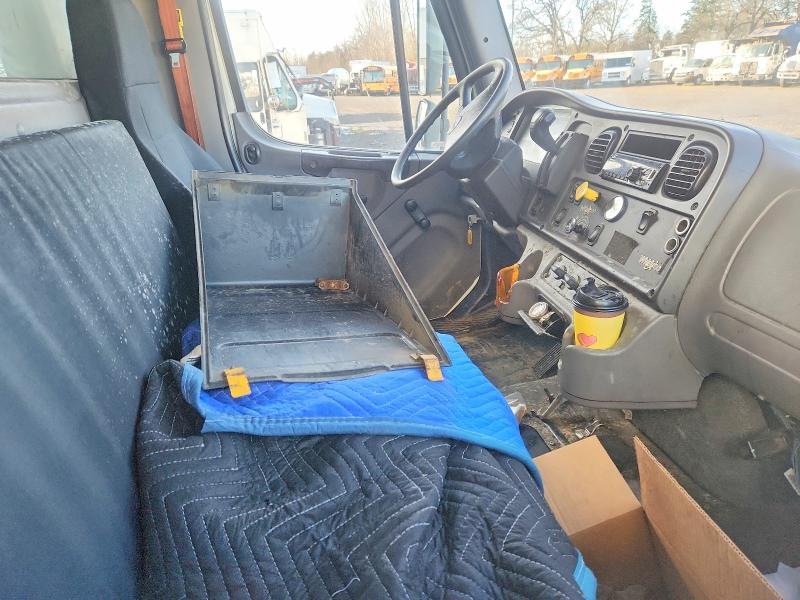2020 Freightliner Business Class M2 BOX Truck
