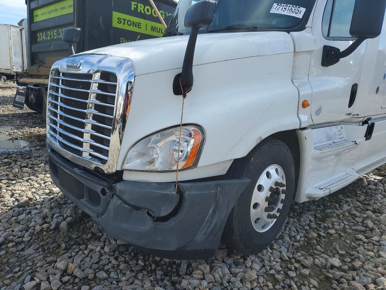 2014 Freigliner 2014 Freightliner Cascadia Semi Truck