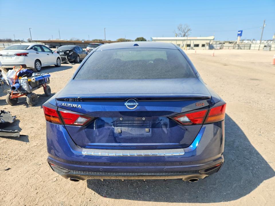 2023 Nissan Altima sr