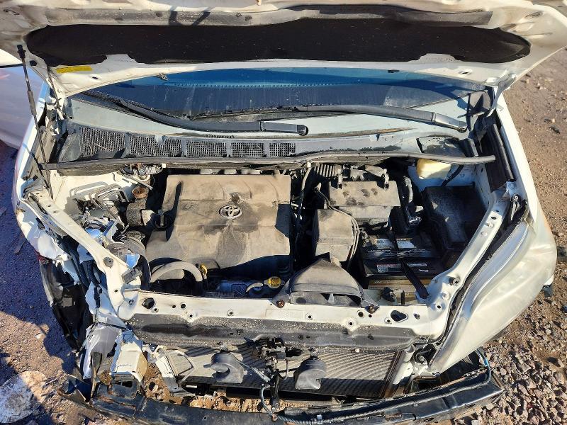 2016 Toyota Sienna xle 8-passenger