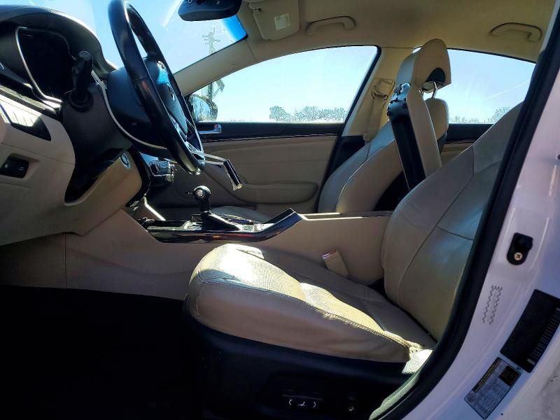 2016 KIA Cadenza Luxury