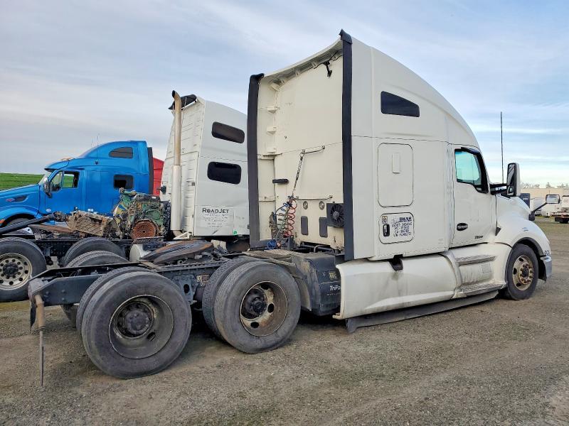 2022 Kenworth T680 Semi Truck