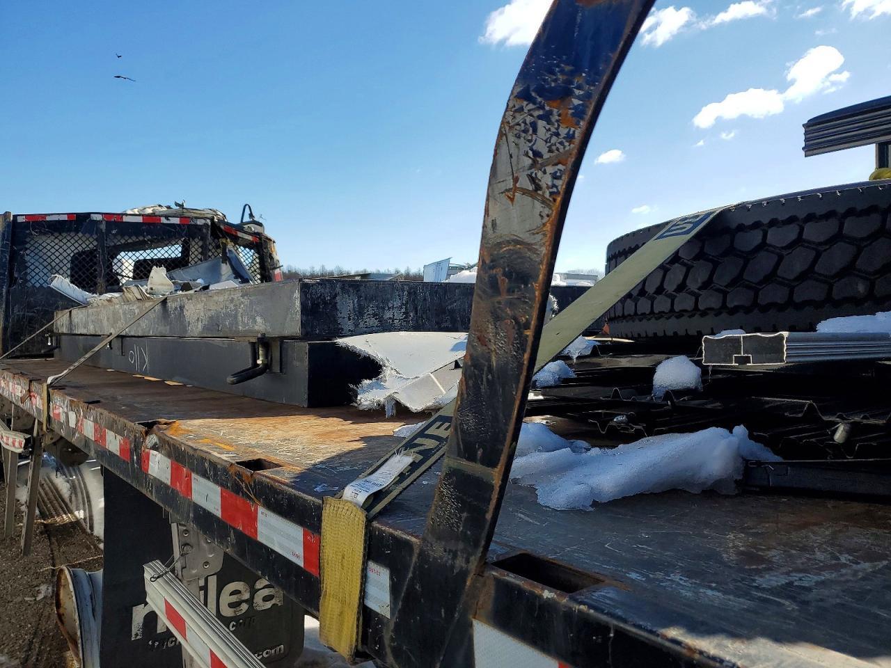 2011 Hino 258/268 Flatbed Truck