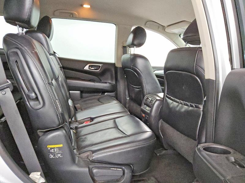 2019 Nissan Pathfinder sl