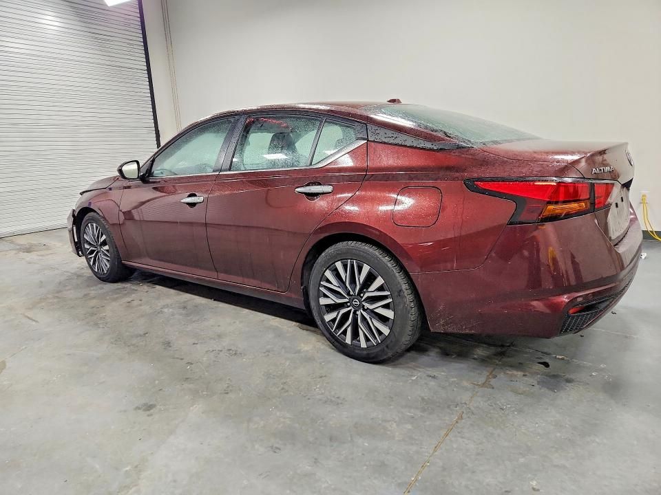 2024 Nissan Altima sv