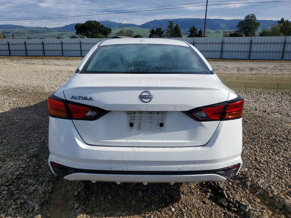 2025 Nissan Altima 2.5 sv