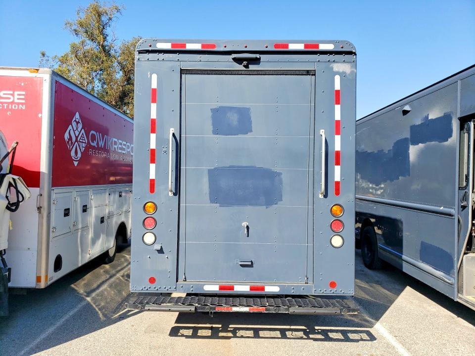 2020 Freightliner Chassis m Line Walk-in van