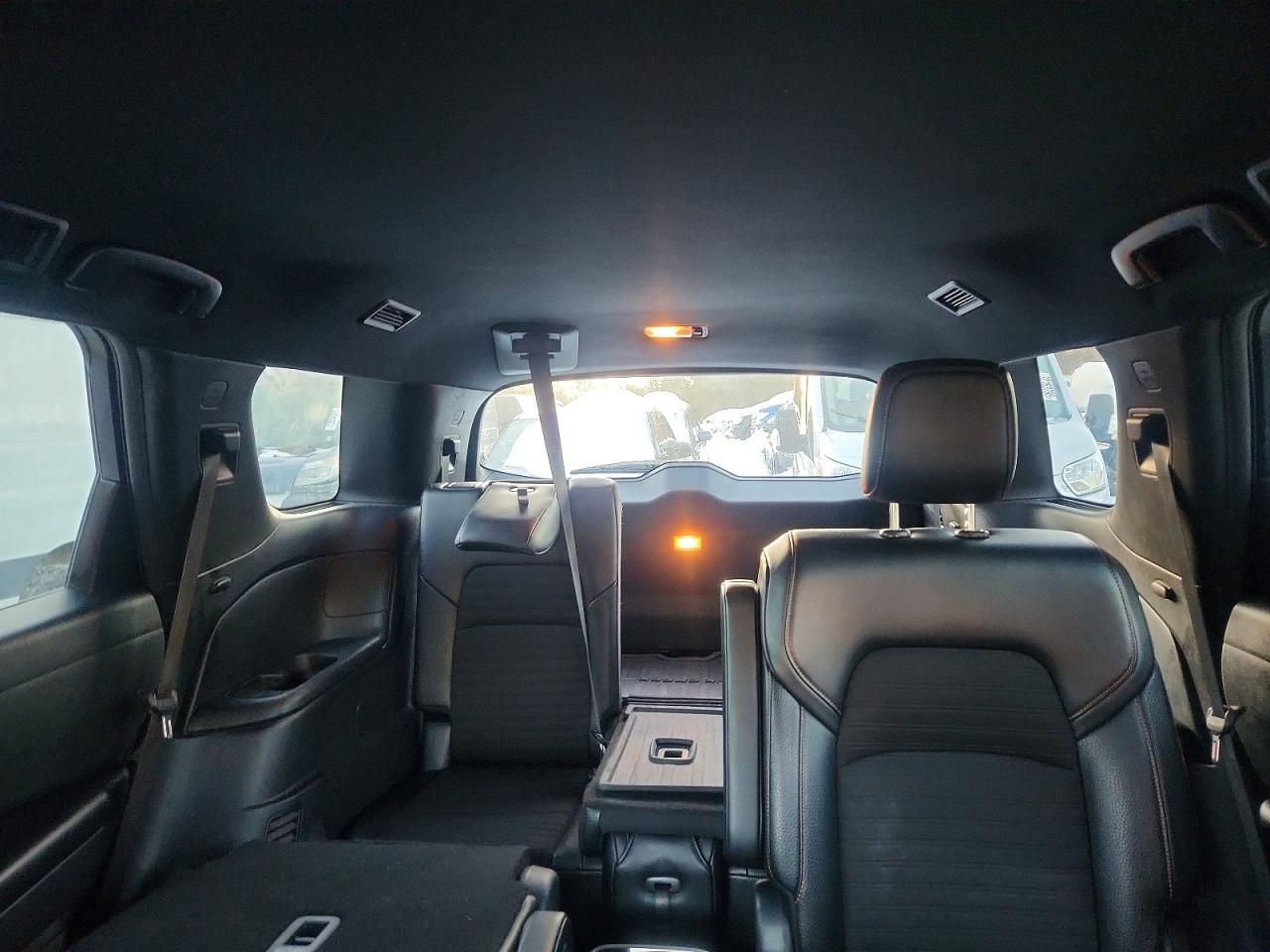 2023 Nissan Pathfinder sv