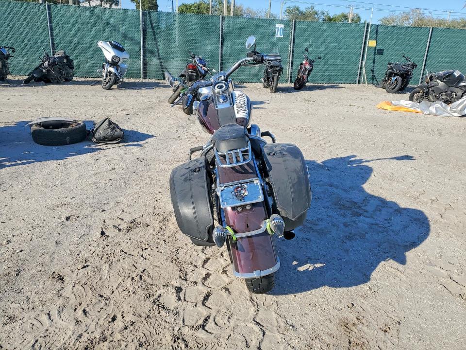 2005 Harley-Davidson Flstni