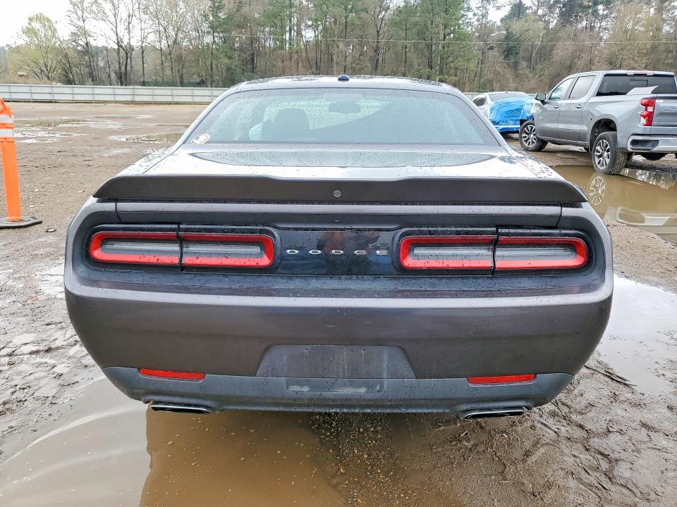 2018 Dodge Challenger r