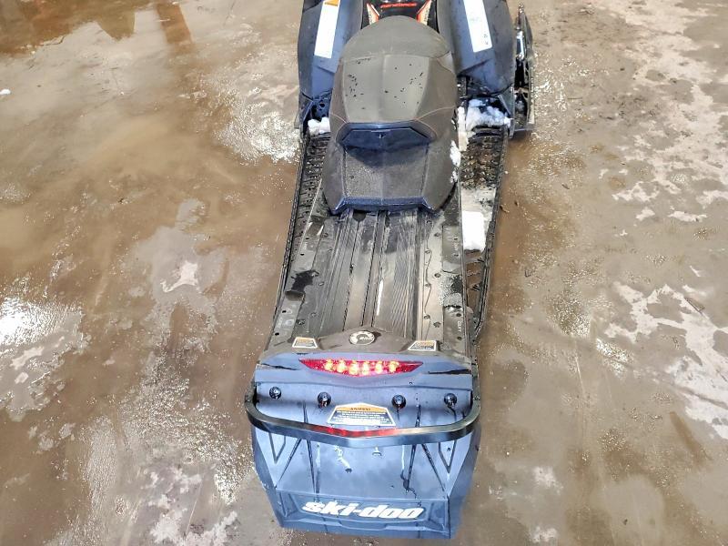 2017 Skidoo Snowmobile