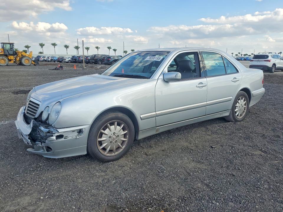 2000 Mercedes-Benz E 320