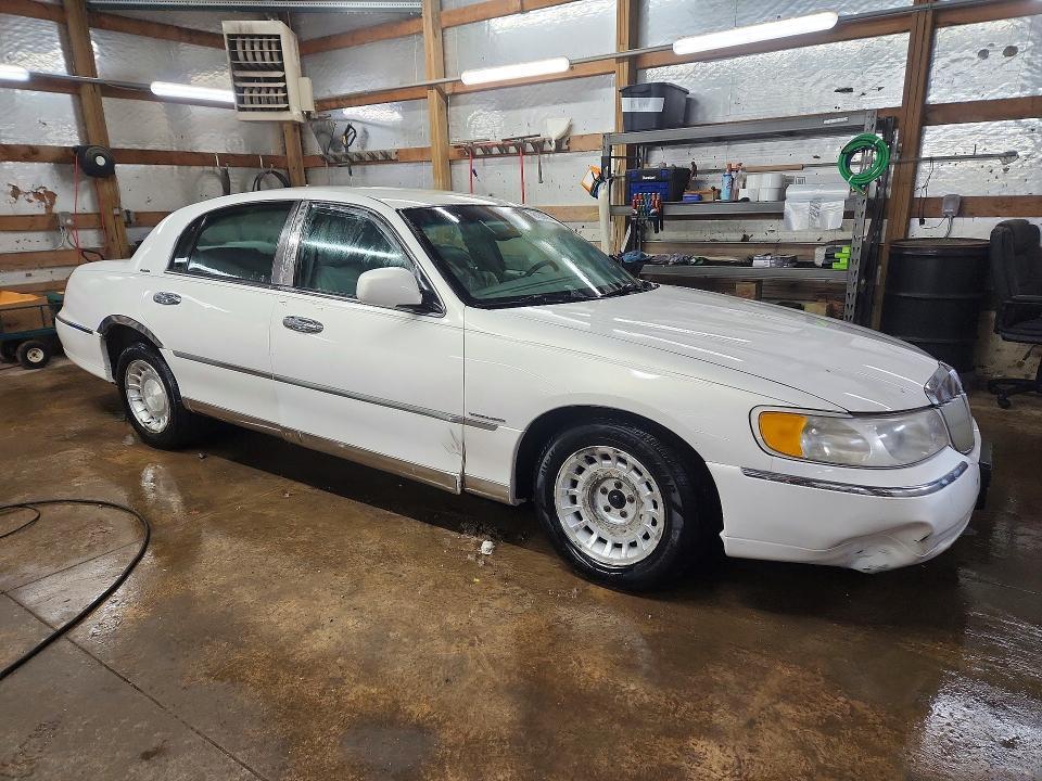 2001 Lincoln Town car Executive