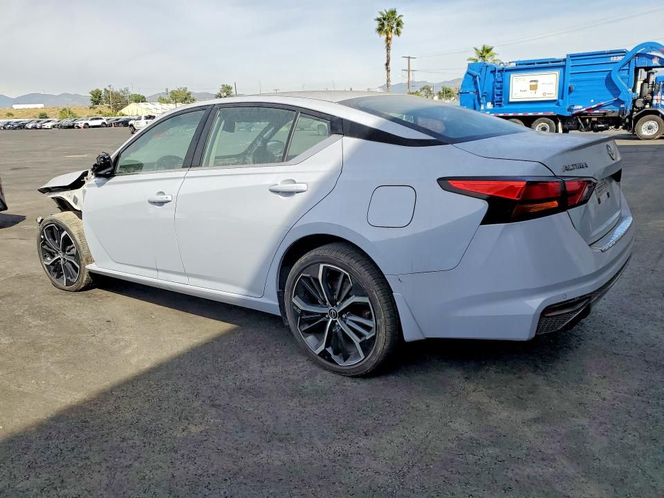 2023 Nissan Altima sr