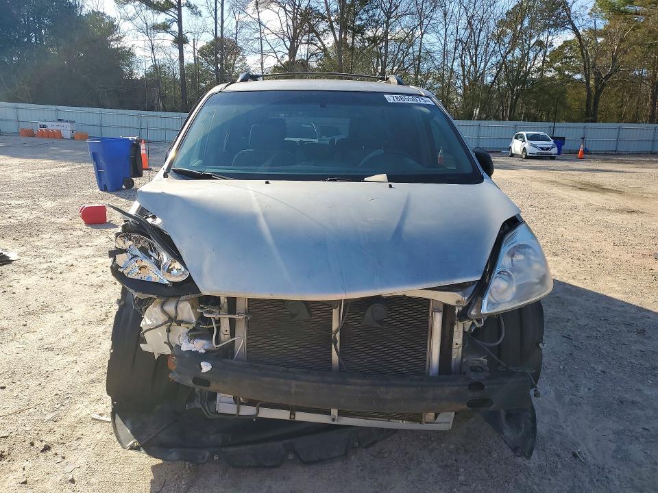 2005 Toyota Sienna le 7 Passenger