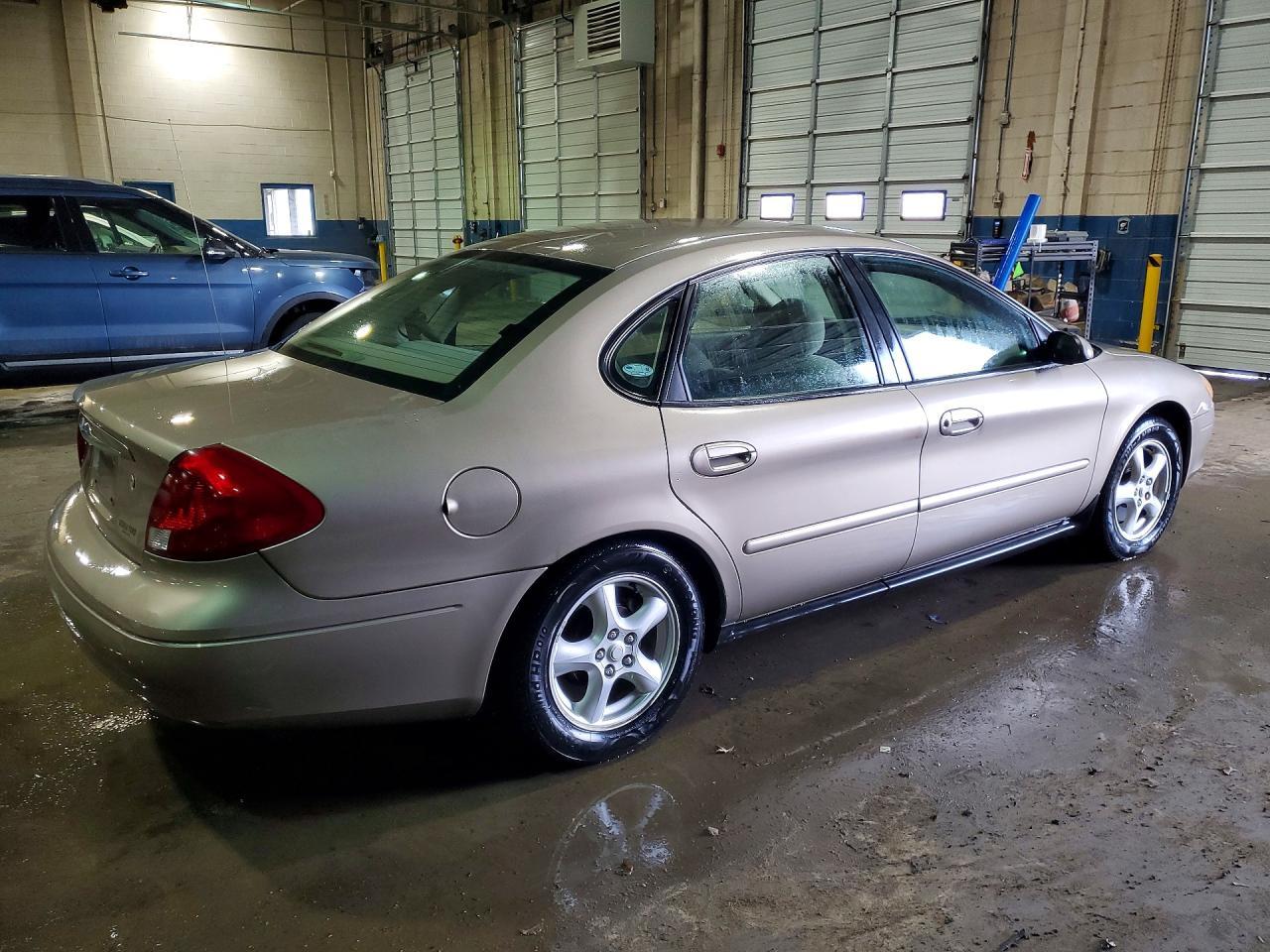 2003 Ford Taurus se