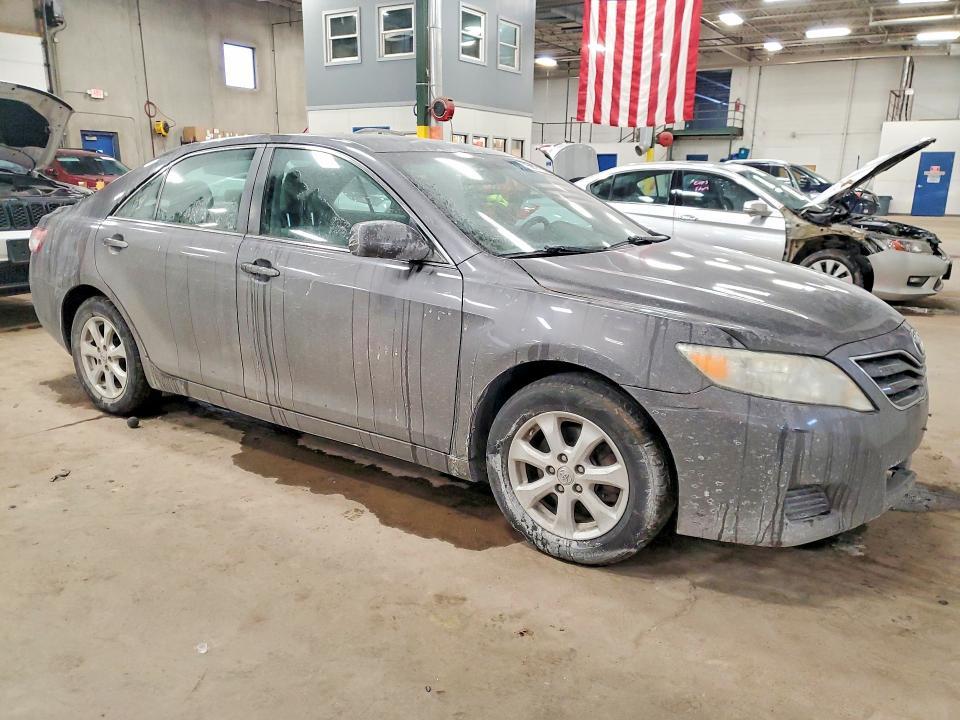 2011 Toyota Camry le