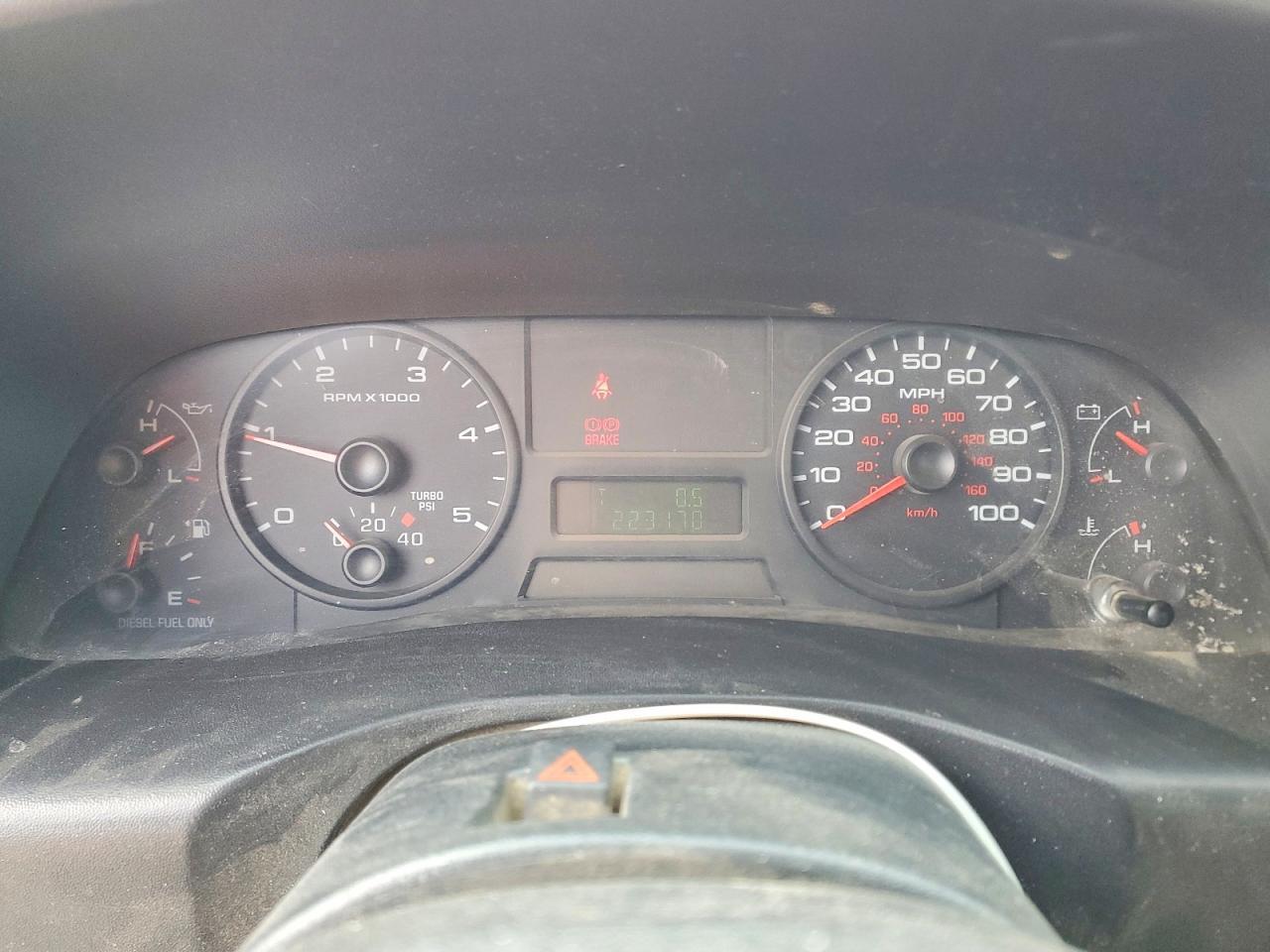 2005 Ford F350 Super Duty Flatbed Truck