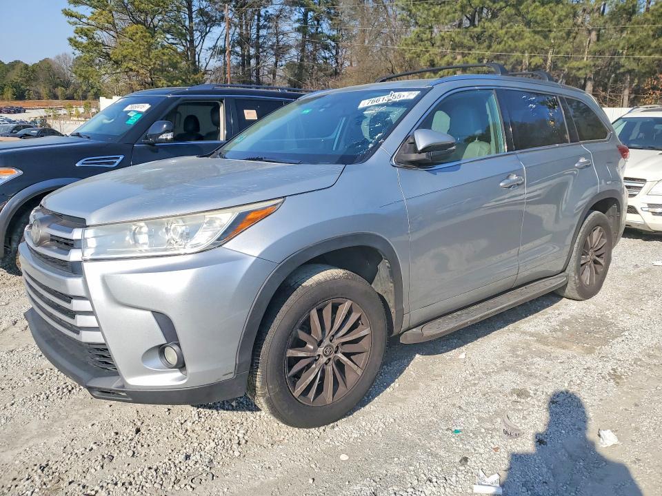 2018 Toyota Highlander se
