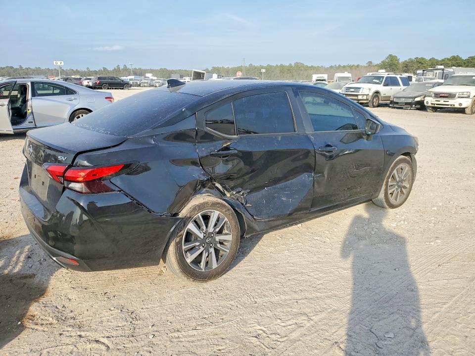 2025 Nissan Versa sv