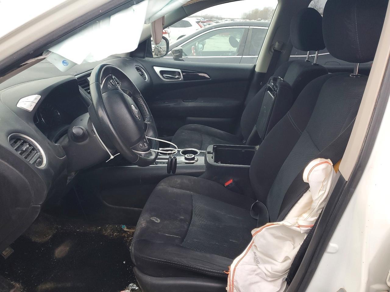 2016 Nissan Pathfinder s