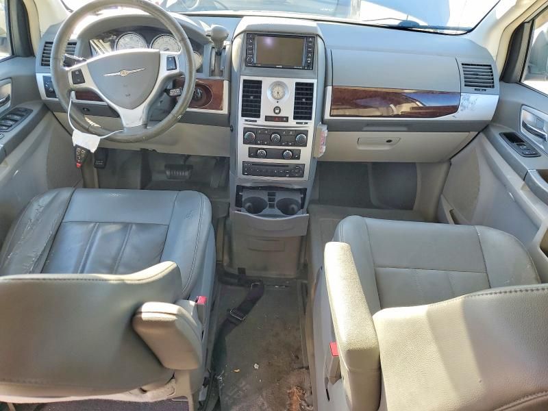 2010 Chrysler Town & Country Touring