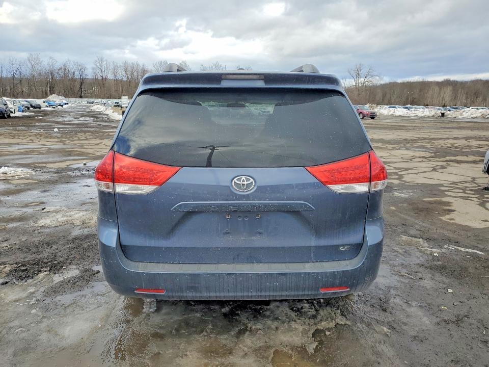 2014 Toyota Sienna le