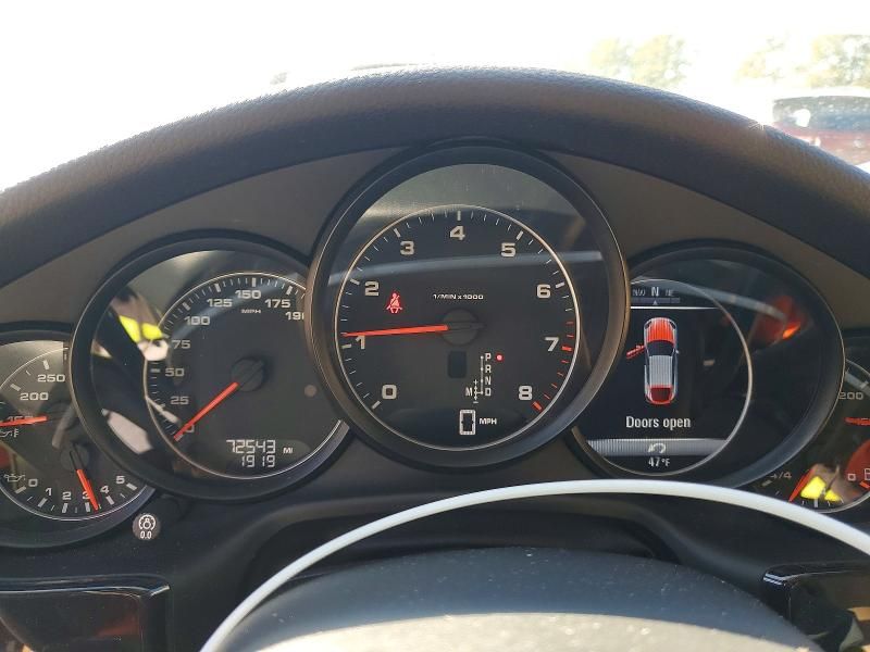 2016 Porsche Panamera 2