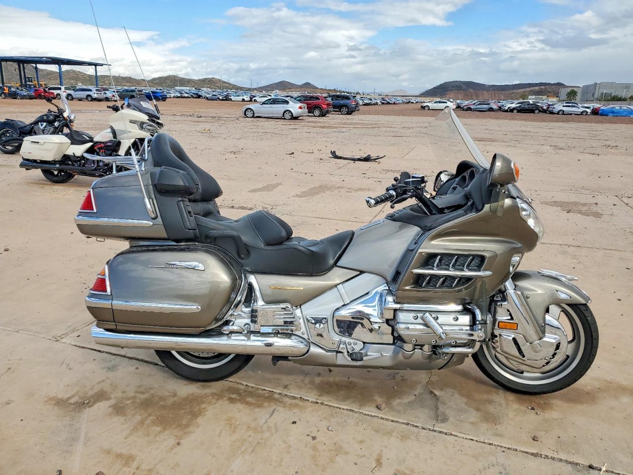 2004 Honda GL1800