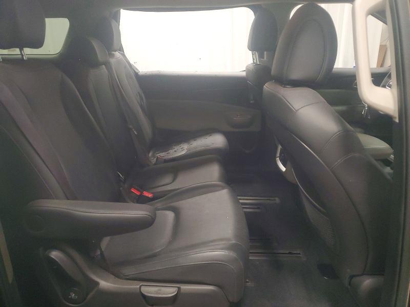 2025 KIA Carnival lx