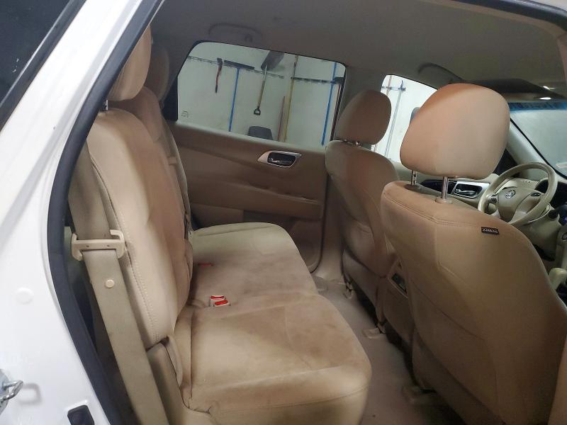 2014 Nissan Pathfinder s