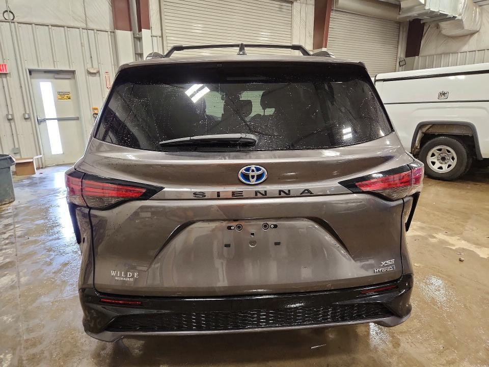 2022 Toyota Sienna xse 7-passenger