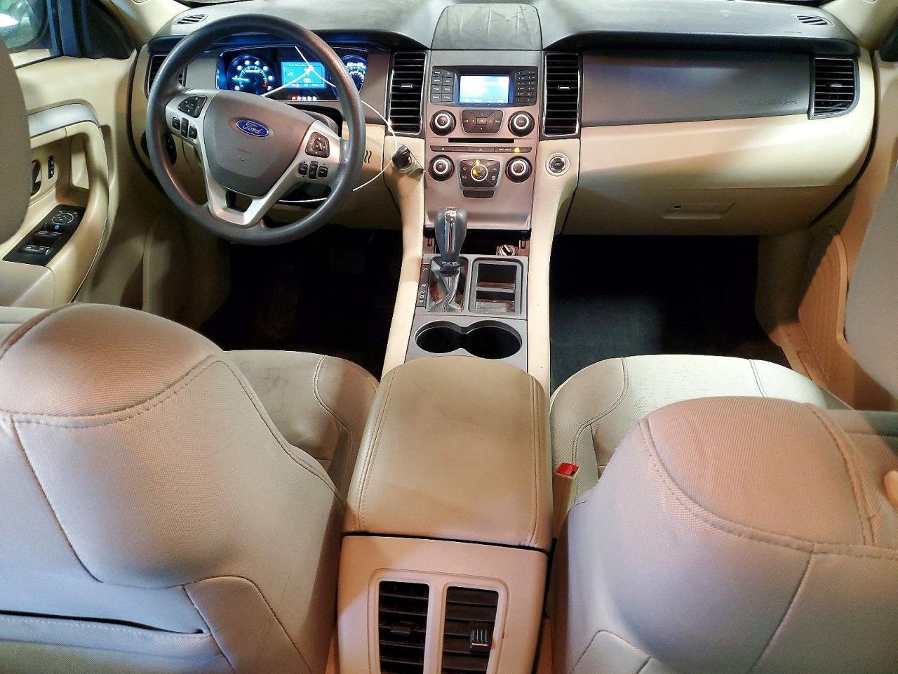 2015 Ford Taurus se