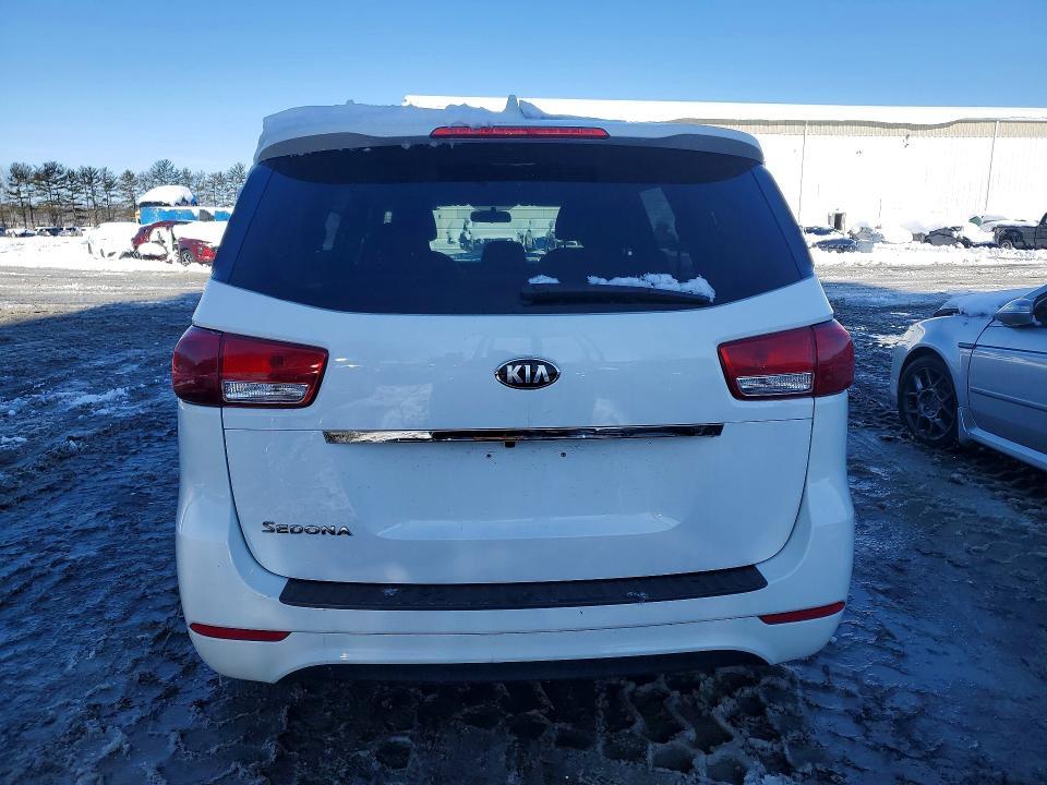 2018 KIA Sedona lx