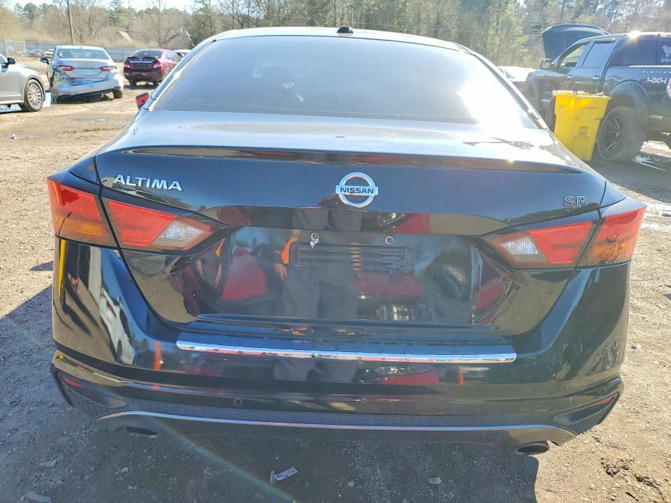 2022 Nissan Altima sr