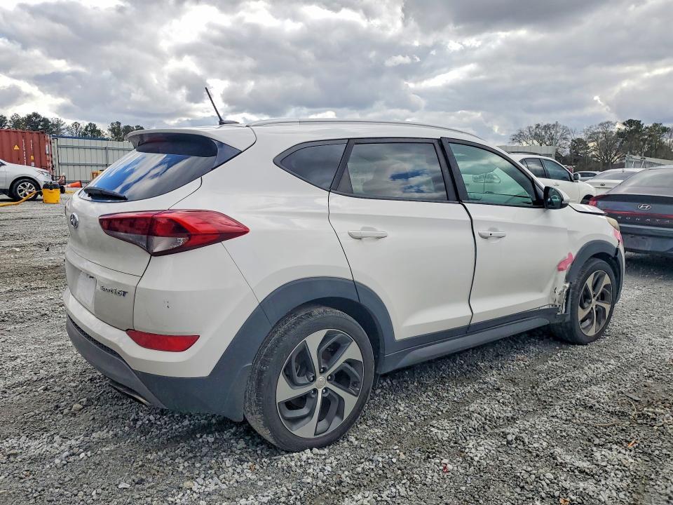 2016 Hyundai Tucson Sport