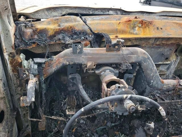 2015 Chevrolet Silverado 3500 Flatbed Truck