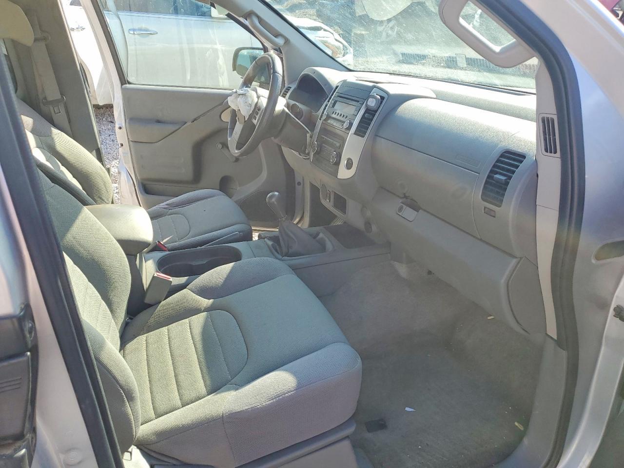2015 Nissan Frontier s