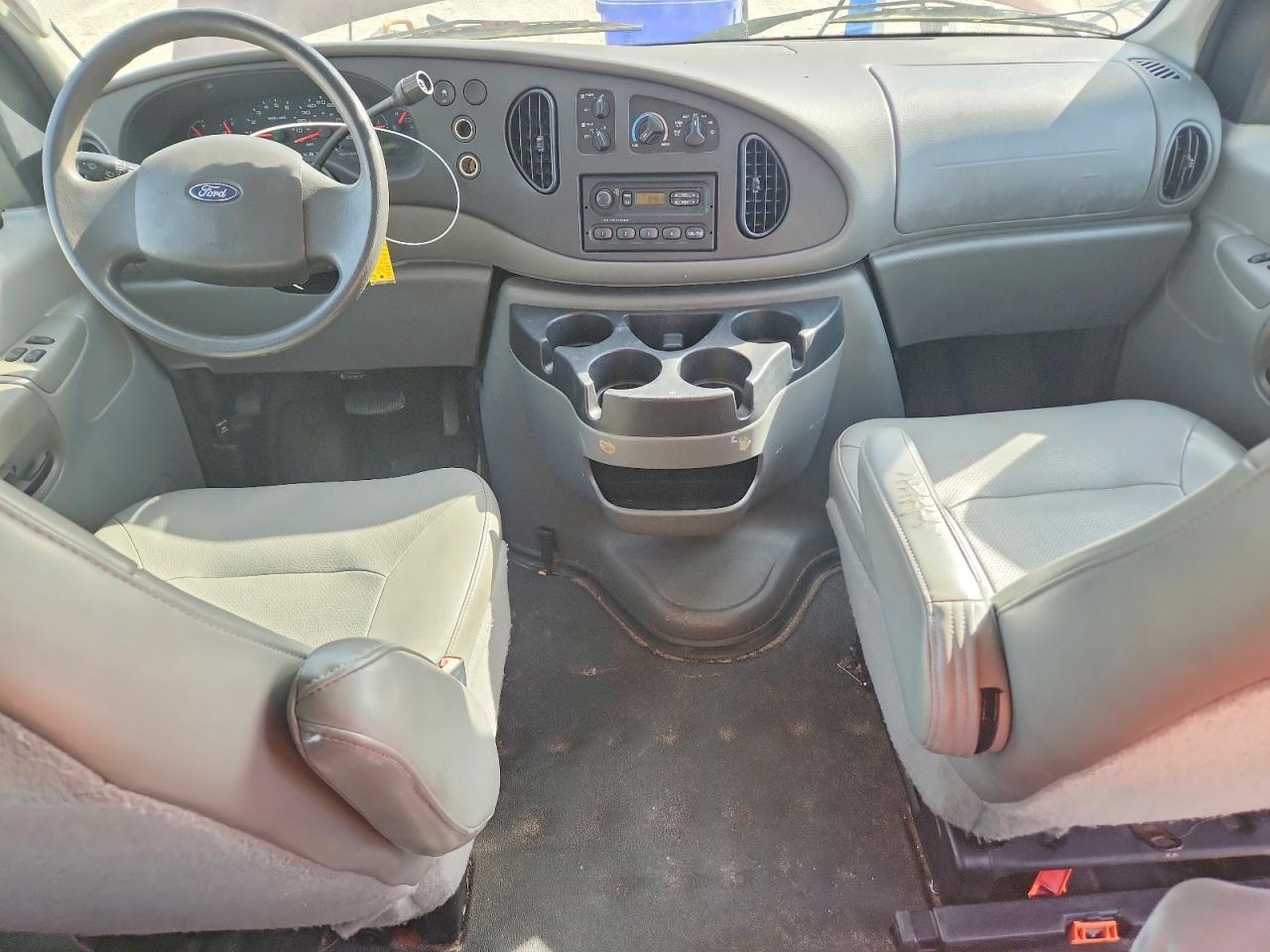 2008 Ford Econoline E350 Super Duty Wagon
