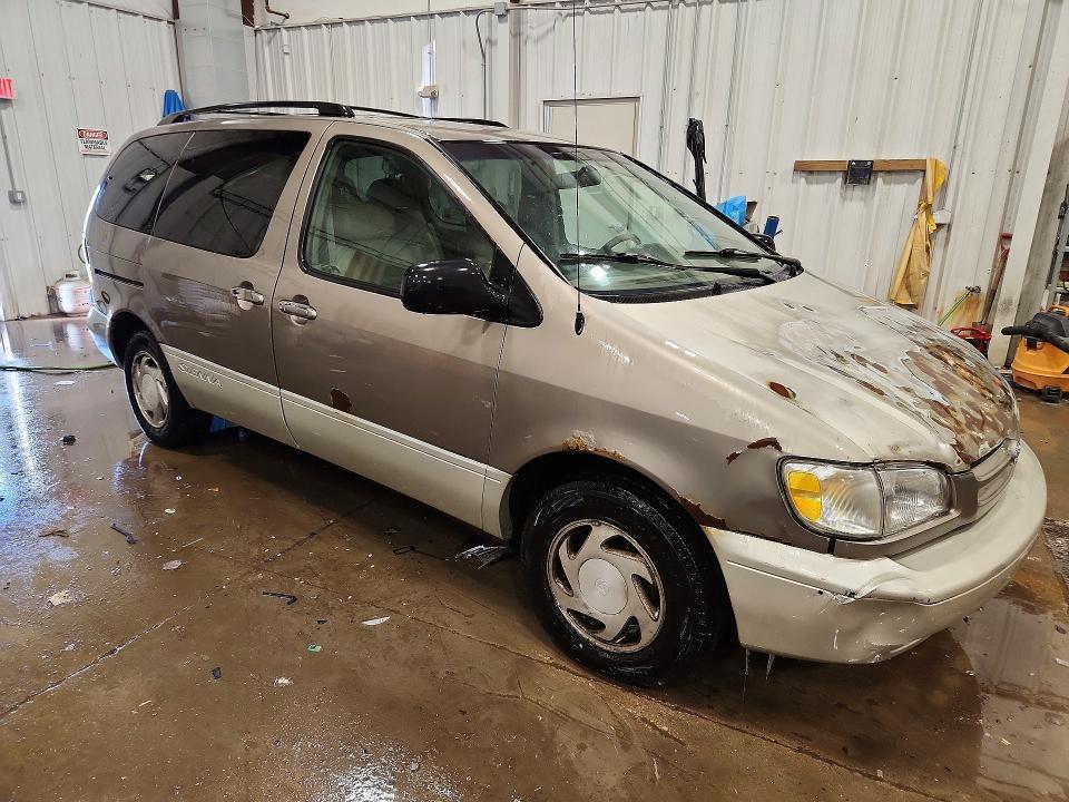 1999 Toyota Sienna xle