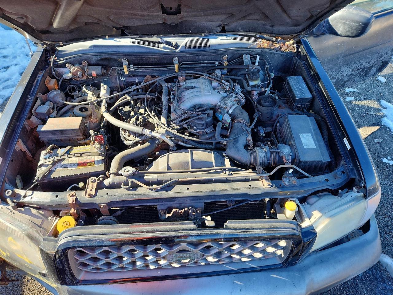 2000 Nissan Pathfinder xe