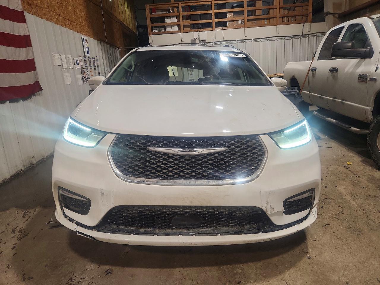 2022 Chrysler Pacifica Touring l