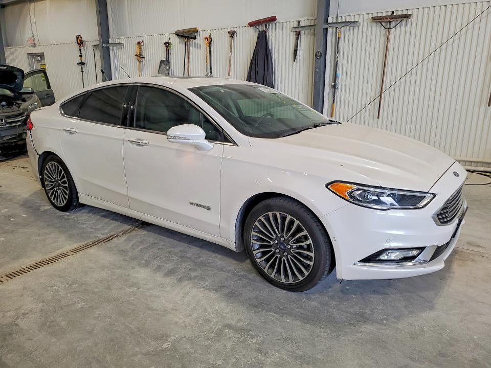 2018 Ford Fusion Titanium/platinum hev